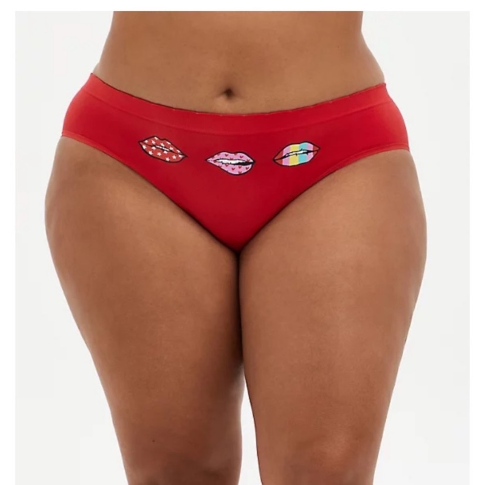 Torrid Celebrate Love Pride Rainbow Lips Seamless Hipster Panty NWT